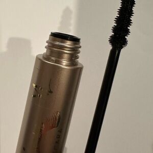 Volumizing Black Mascara XL Tubing